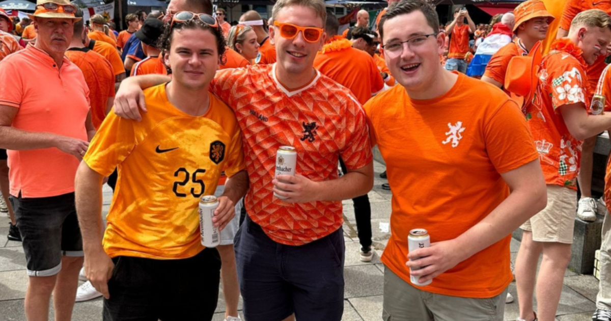 World Cup: Almeloos Terrace Hours Extended?