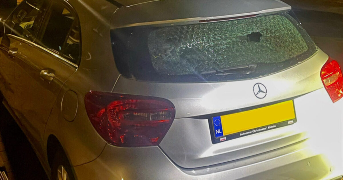 Geparkeerde Auto Beschoten In Almelo, Politie Zoekt Getuigen En ...