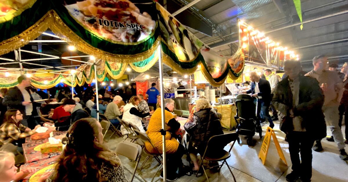 Drukte bij Aziatische markt op Vliegveld Twenthe: ‘Ik weet niet hoe het