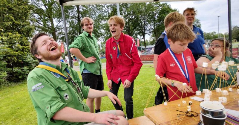 Hengelose buurt 't Wilbert viert honderdste verjaardag met middag vol sport en spel