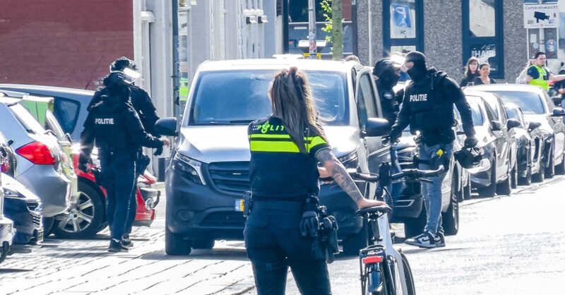 Grote politieactie in Enschede: vier panden doorzocht, meerdere aanhoudingen