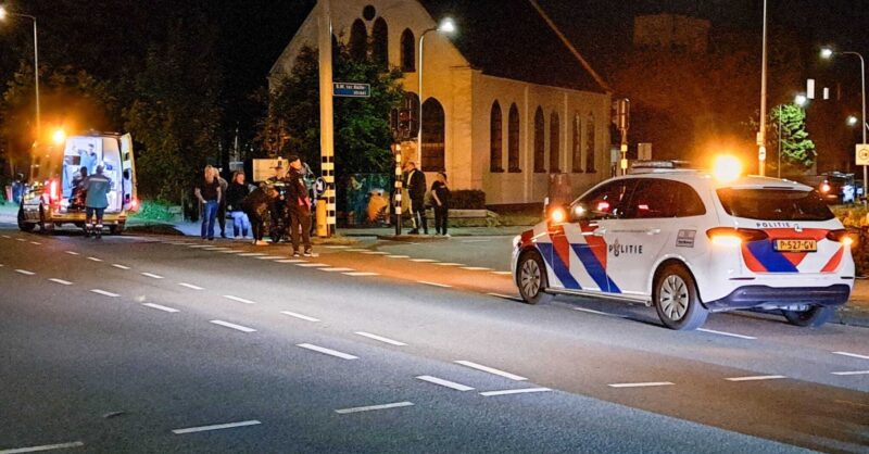 Scooterrijder gewond bij aanrijding met auto in Enschede