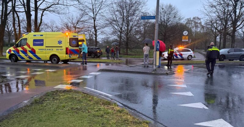 Scooterrijder gewond bij aanrijding in Enschede