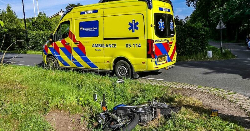Motorrijder gewond bij aanrijding in Enschede
