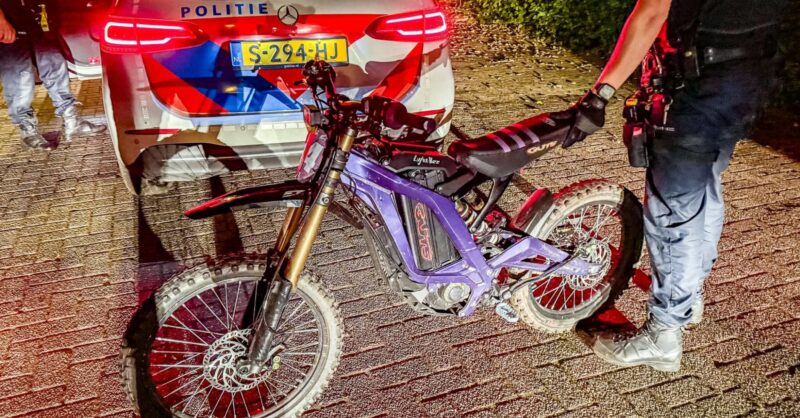 Gemaskerde mannen proberen fietser te beroven in Enschede, politie gebruikt stroomstootwapen