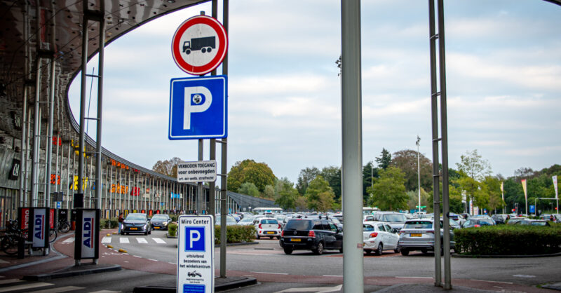 Winkelcentrum Miro in Enschede voert blauwe zone in: 'Drie uur gratis parkeren moet genoeg zijn'