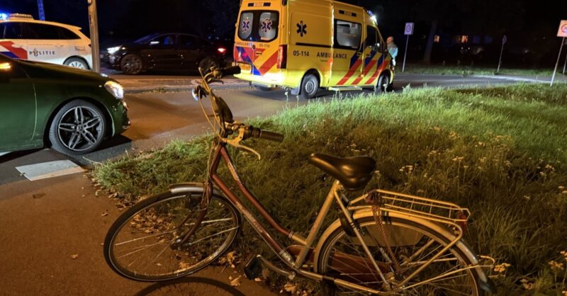 Fietsster gewond bij aanrijding in Enschede, automobilisten beboet na negeren afzetting