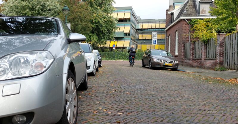 Betaald parkeren in schil Hart van Zuid Hengelo vanaf 2027 ingevoerd: 'deelgebied Berflo Es als eers