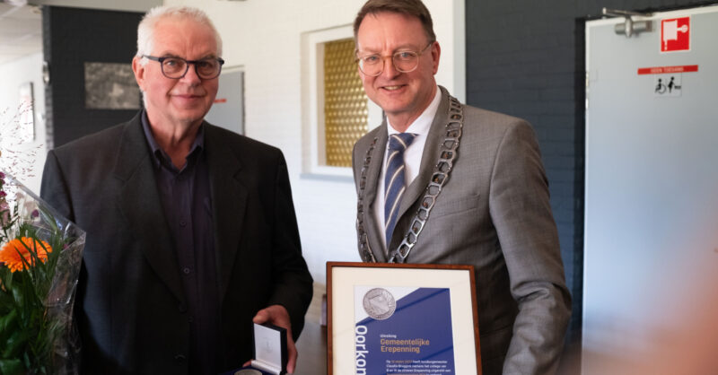 Postzegelclub uit Hengelo bestaat 100 jaar; steeds minder brieven, maar nog genoeg te verzamelen