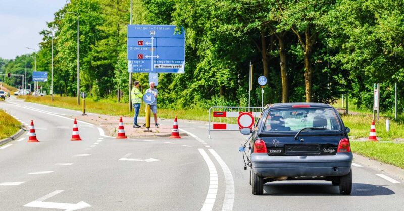 Oldenzaalsestraat in Hengelo deels afgesloten wegens reconstructie dodelijke aanrijding