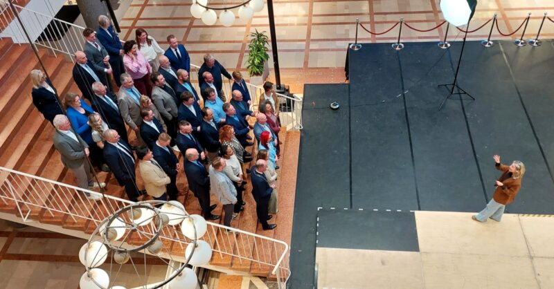 Burgemeester bij installatie nieuwe raad: 'U bent het bewijs dat Hengelo echt nodig is'