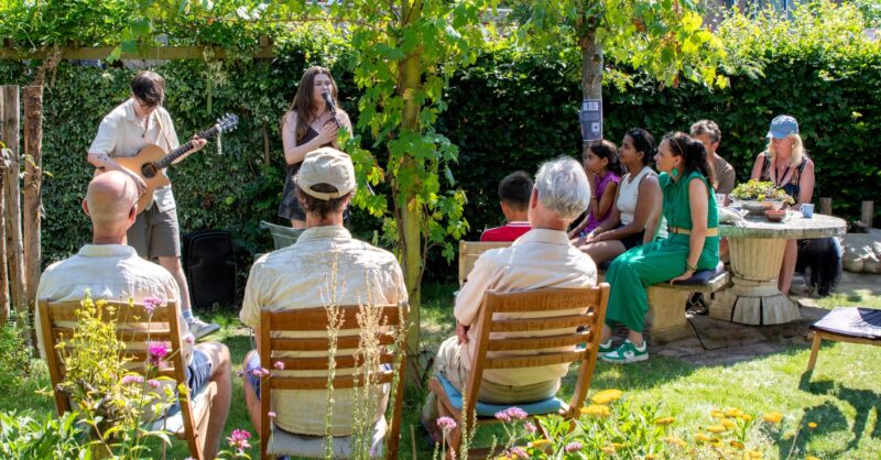 Hengelo zoekt acts en podia voor festival met allure: 'Gluren bij de Buren inmiddels groter dan Lowl