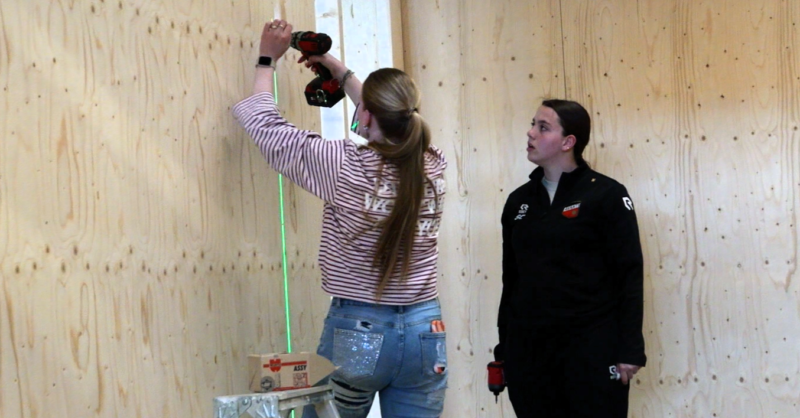 Jongeren bouwen 'Ateliers aan de Haven' en geven creatieve Hengeloërs daarmee de ruimte