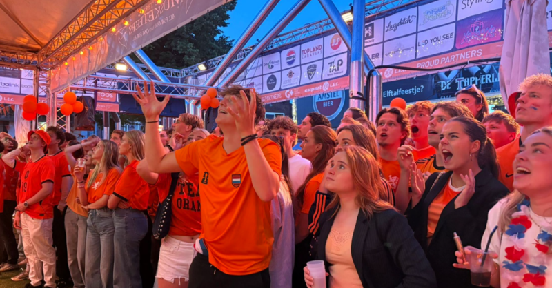 Tranen in Hengelo na nachtelijke uitschakeling Oranje