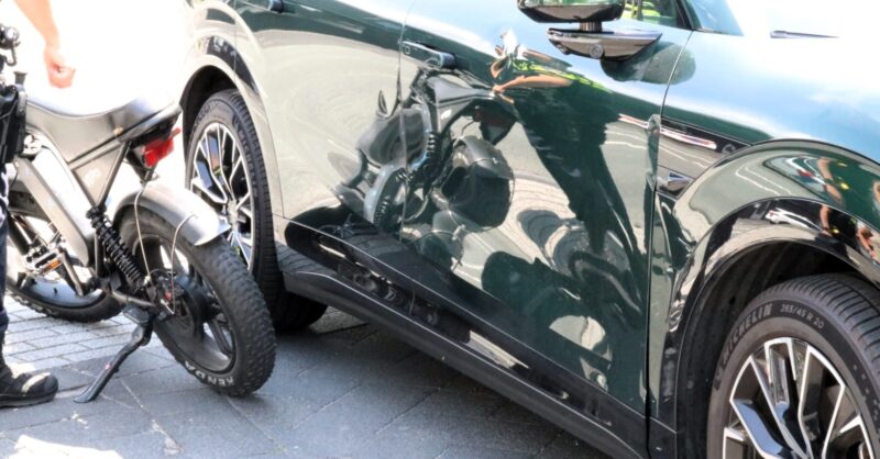 Fatbiker gewond na botsing met auto in Hengelo
