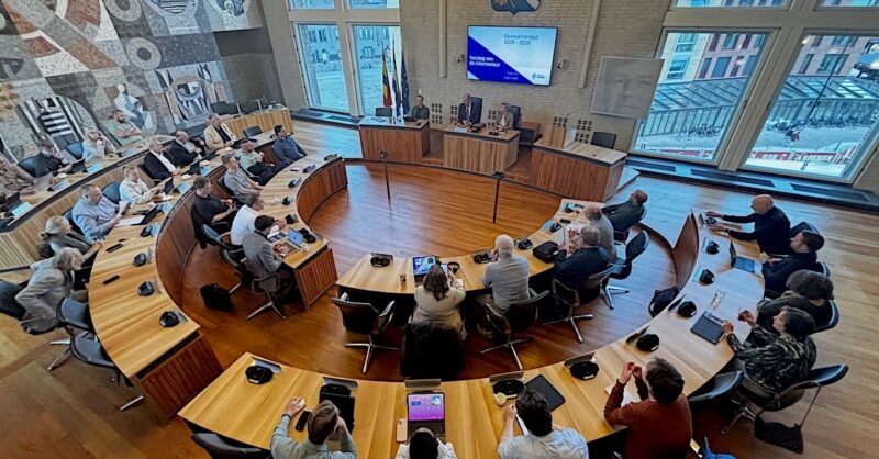 Beoogde coalitie Hengelo wil verder op ingeslagen weg, maar oppositie vreest ‘muur van geslotenheid