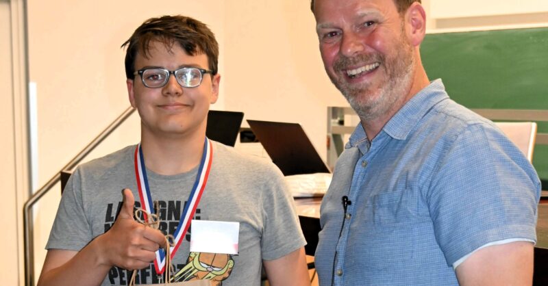 Finn (14) uit Hengelo beste havoleerling tijdens International Junior Science Olympiad