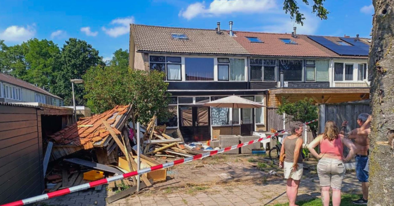 Schuur van Michelle belandt in tuin van haar Hengelose buren: 'Met bestuurder gaat het gelukkig goed
