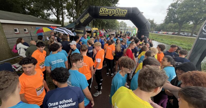 Leerlingen Alma College dagen zichzelf uit met Almelo Allee Run: ‘Voldoende beweging verhoogt leerpr