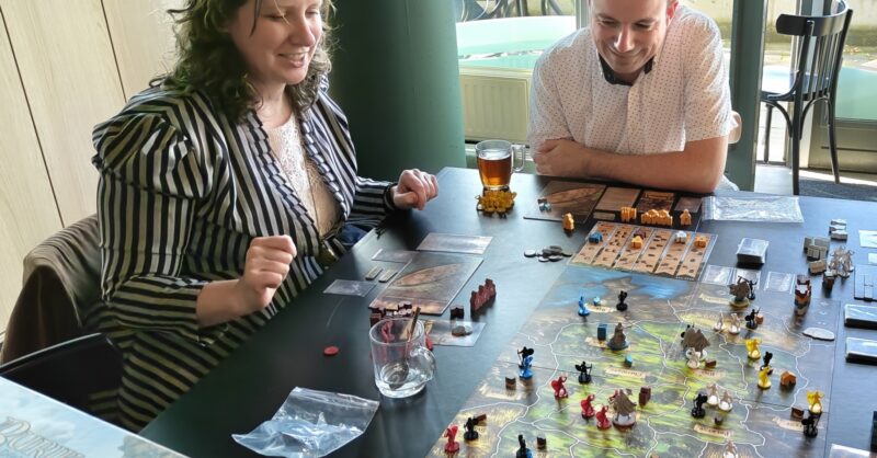 Tijd voor een dag vol bordspellen bij Prismare in Enschede: ‘Het is goed om even weg te zijn van je 