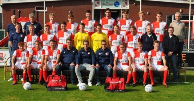 DSVD mocht de champagne ontkurken: kampioen 2e klasse G