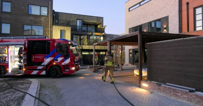 Schade aan gevel na woningbrand in Enschede