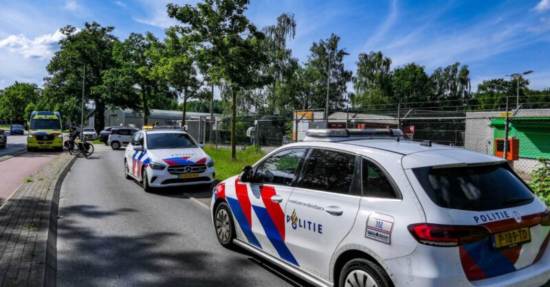 Fietsster gewond bij aanrijding ter hoogte van milieustraat in Enschede