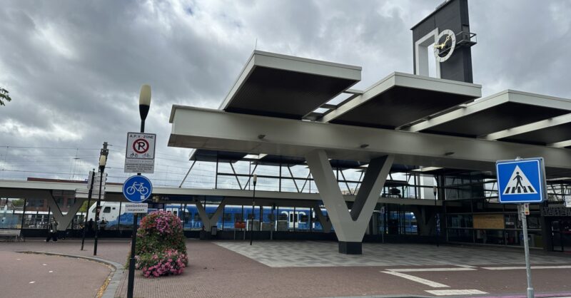 Almeloërs balen steeds meer van plekken met hangjongeren, ook prettige omgang buurt neemt af