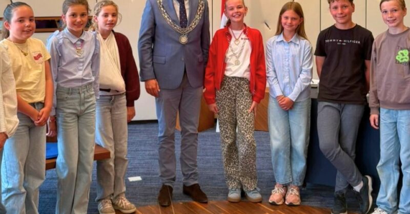 Kinderraad gemeente Wierden kiest Jinthe Pot van Sjaloomschool als nieuwe kinderburgemeester