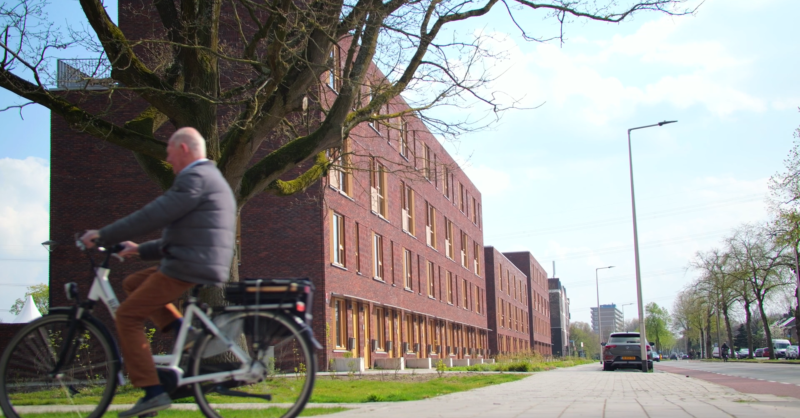 Renovatie van Boswinkel-Oost in Enschede is helemaal af: 'Zo hoort een wijk eruit te zien'