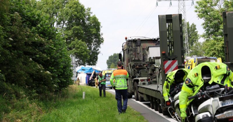 Ernstig ongeval N36 bij Almelo, meerdere vrachtwagens betrokken