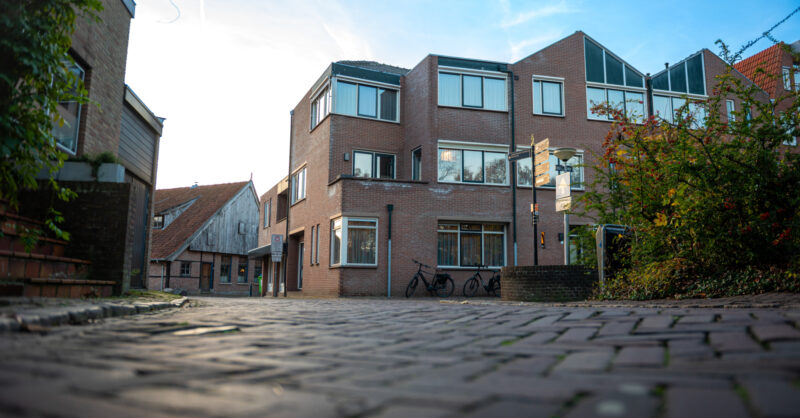PvdA Oldenzaal: Voor wie houdt college de ‘rug recht en de deur dicht’ bij asielopvang?