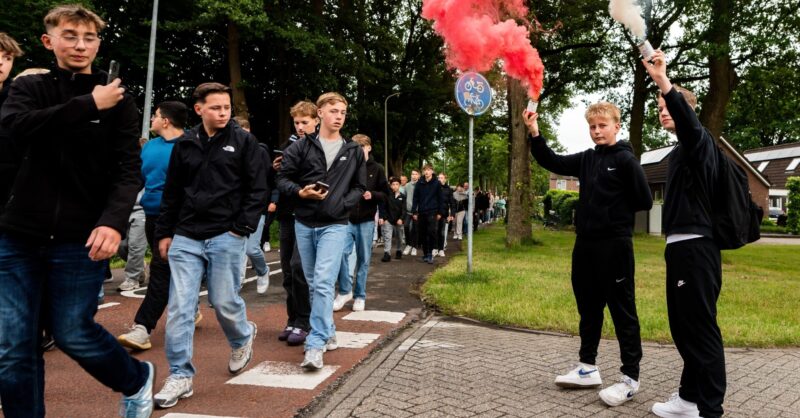 Indrukwekkende stille tocht in Almelo voor Angelo; dat het tot steun mocht zijn voor familie