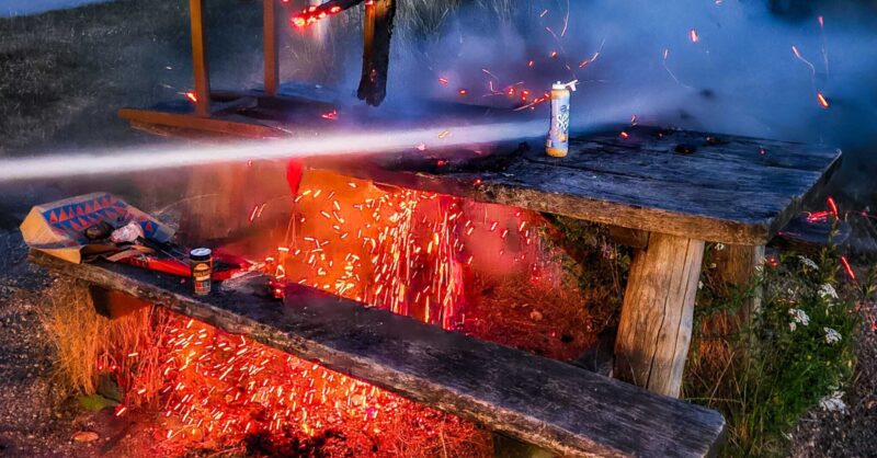 Brandstichting picknicktafel lagapad Overdinkel