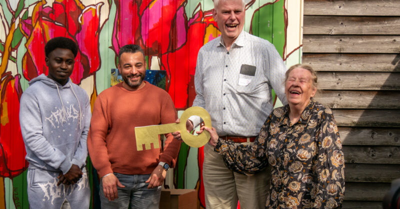 Ontmoetingscentrum voor vluchtelingen opent in Enschede: ‘Een heel warm initiatief’