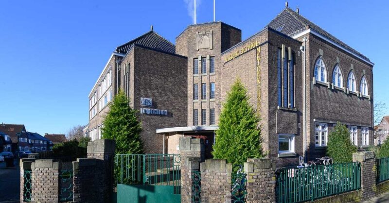 De Fontein in Enschede, De Vierde School met den Bijbel, gaat dicht: 'Voor mij was het een veilige s