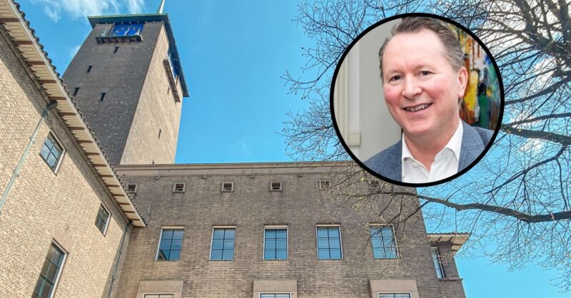 'Dure' topambtenaar blijft maanden langer in Enschede, maar 'salaris blijft binnen Balkenendenorm'