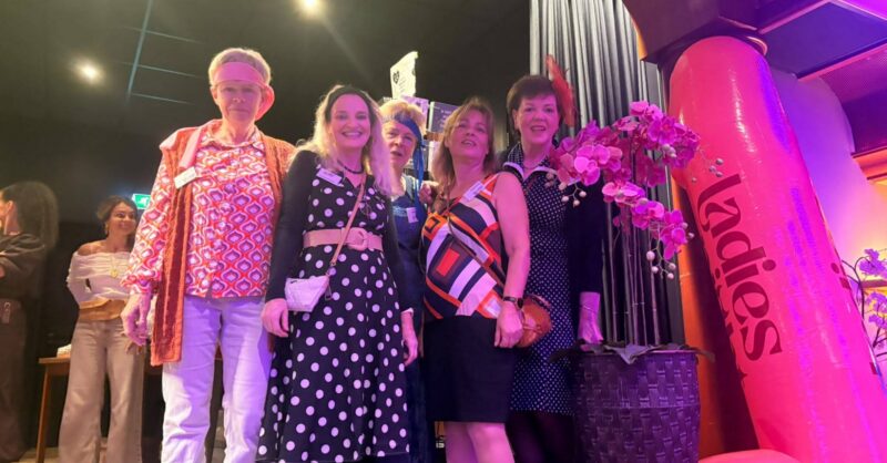 Succesvolle eerste editie Ladies Night 'Veur de Leuk' trekt 200 bezoekers naar Reutum