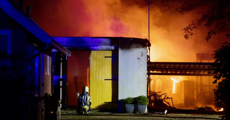 Brand verwoest campingrestaurant Agelo
