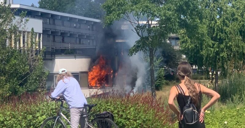 Gewonde bij woningbrand appartementencomplex 't Swafert in Hengelo