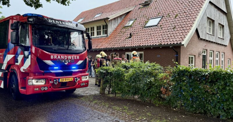 Brandweerinzet in Denekamp door smeulende stekkerdoos