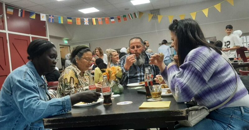 Samen eten, samen ontmoeten tijdens Kleurrijk Diner in Oldenzaal