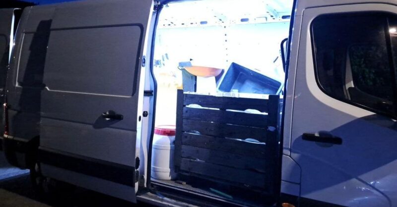 Hennepkwekerij aangetroffen in Almelo; politie neemt boel in beslag