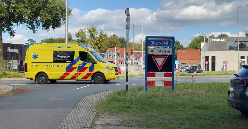 Ongeval op fietspad in Oldenzaal: fietser met spoed naar ziekenhuis