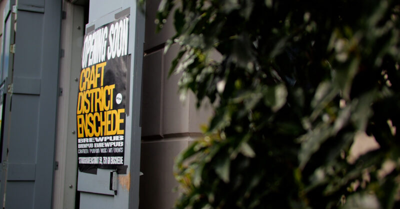 Bier, kunst en skatecultuur: nieuwe pub blaast bekend Enschedees kerkje weer leven in