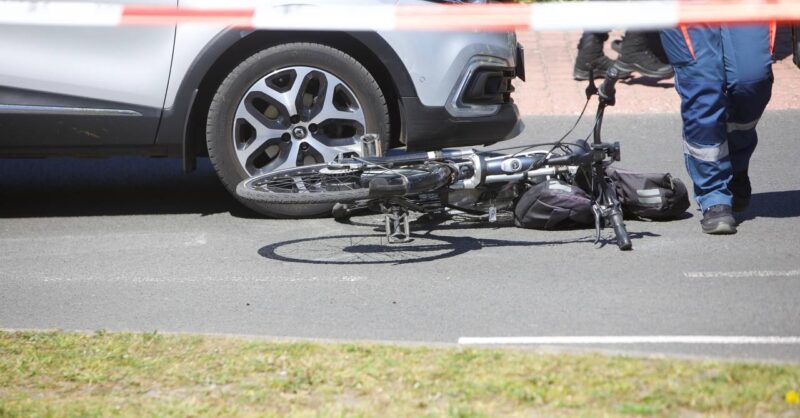 Aanrijding tussen auto en fietser in Tubbergen