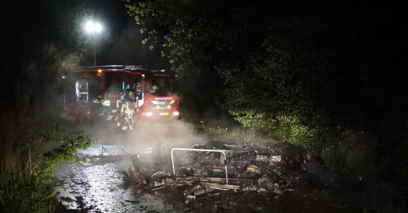 Caravan uitgebrand in Weerselo