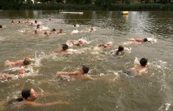 Zwem4Daagse in het Tuindorpbad in Hengelo