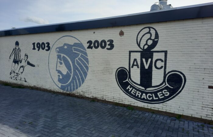 'Shirts versus Boots' bij AVC Heracles
