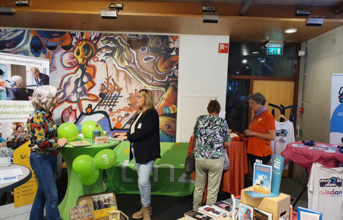 Vrijwilligersmarkt in bibliotheek Enschede